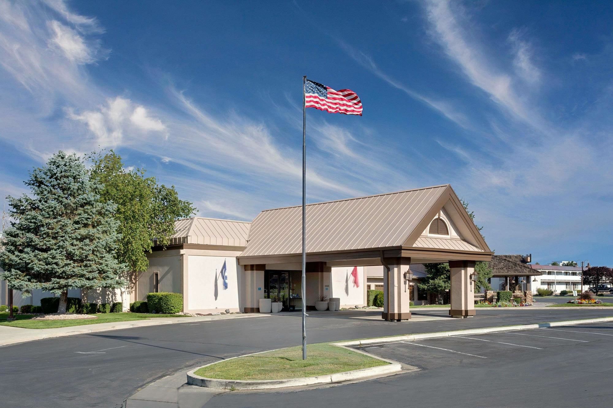 Ramada By Wyndham Provo Hotel Exterior photo
